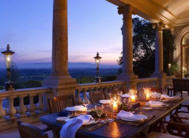 Jak zaaranżować taras w stylu klasycznym z dodatkowymi lampami solarnymi?